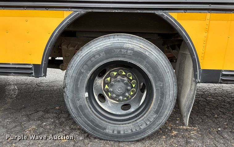 image for item EJ7773 2005 Blue Bird Bb Conventional school bus