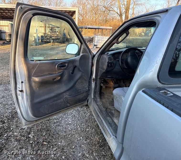 image for item EN0154 2002 Ford F150 pickup truck