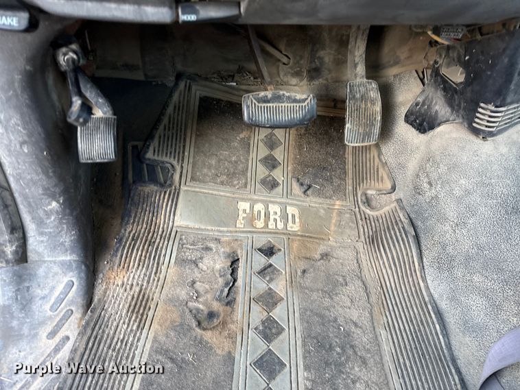 image for item EN0154 2002 Ford F150 pickup truck