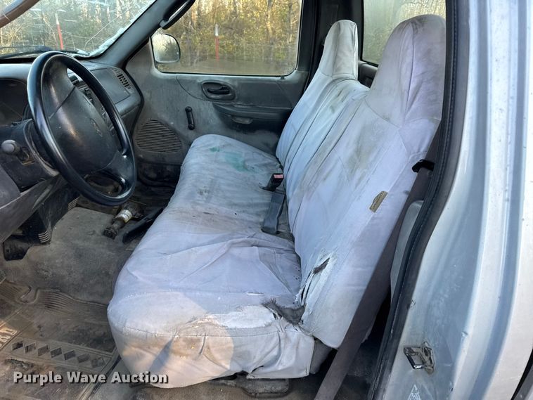 image for item EN0154 2002 Ford F150 pickup truck