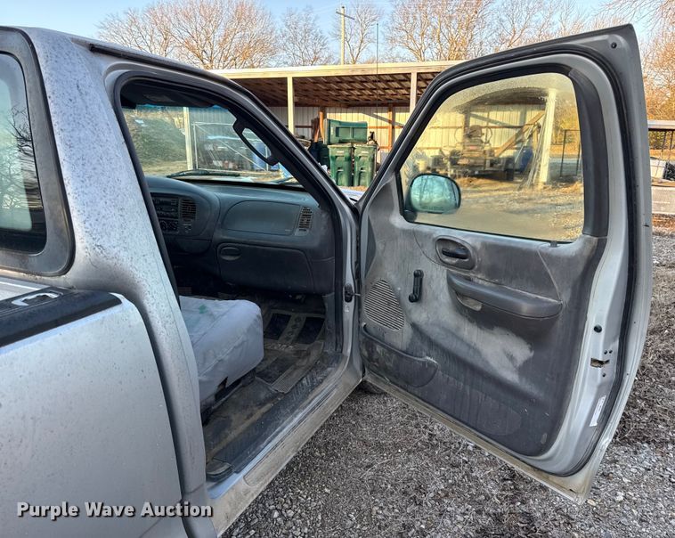 image for item EN0154 2002 Ford F150 pickup truck