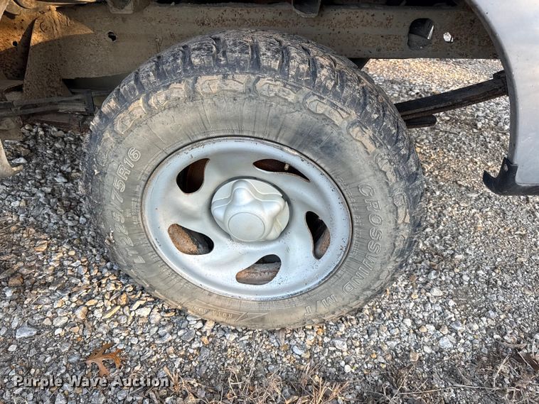 image for item EN0154 2002 Ford F150 pickup truck