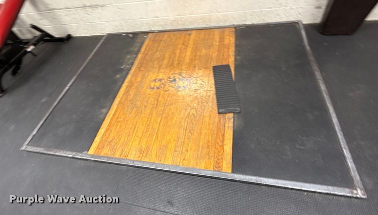 image for item EN0169 Exercise equipment