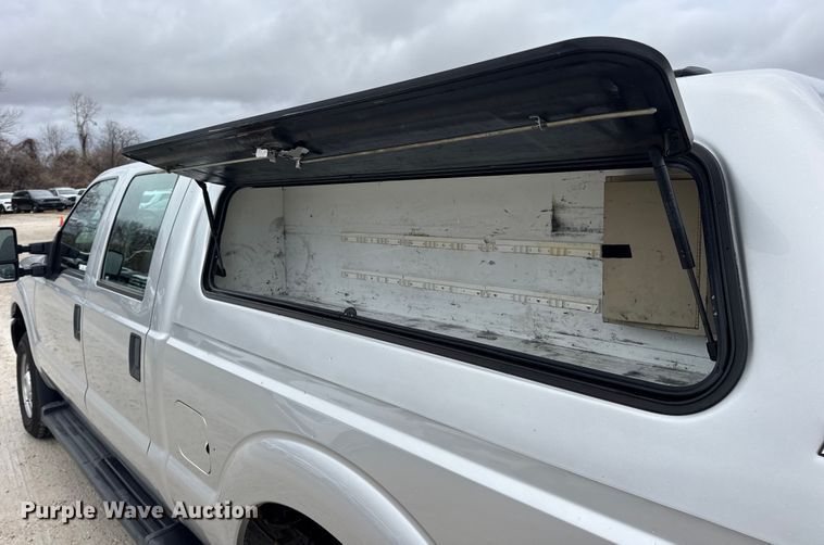 image for item EN0782 2016 Ford F250 Super Duty Crew Cab pickup truck