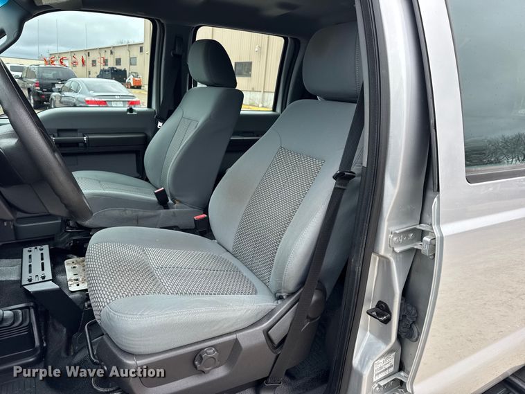 image for item EN0782 2016 Ford F250 Super Duty Crew Cab pickup truck