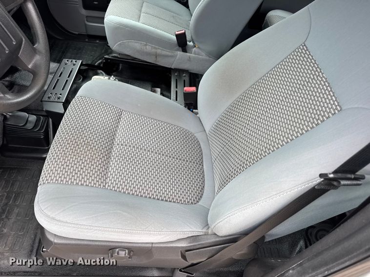 image for item EN0782 2016 Ford F250 Super Duty Crew Cab pickup truck