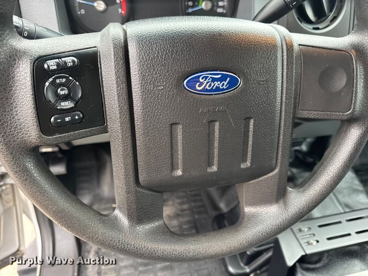 image for item EN0782 2016 Ford F250 Super Duty Crew Cab pickup truck