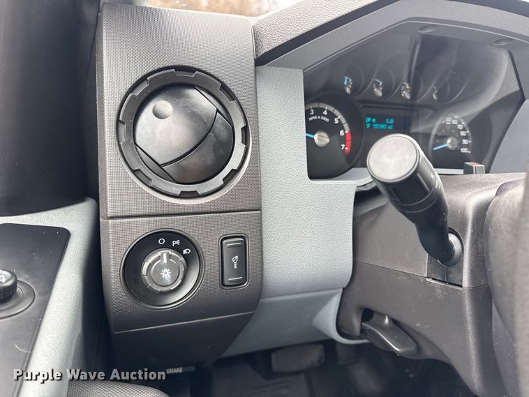 image for item EN0782 2016 Ford F250 Super Duty Crew Cab pickup truck