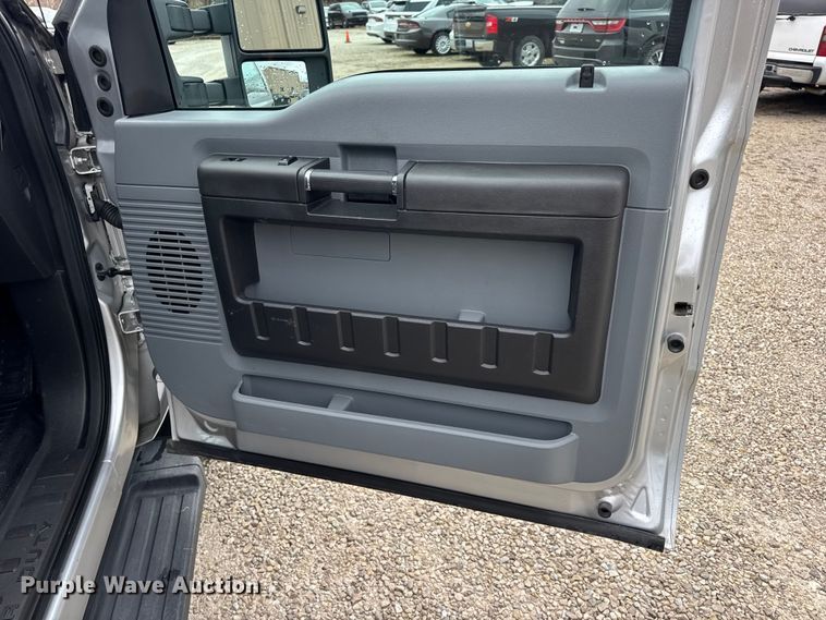 image for item EN0782 2016 Ford F250 Super Duty Crew Cab pickup truck