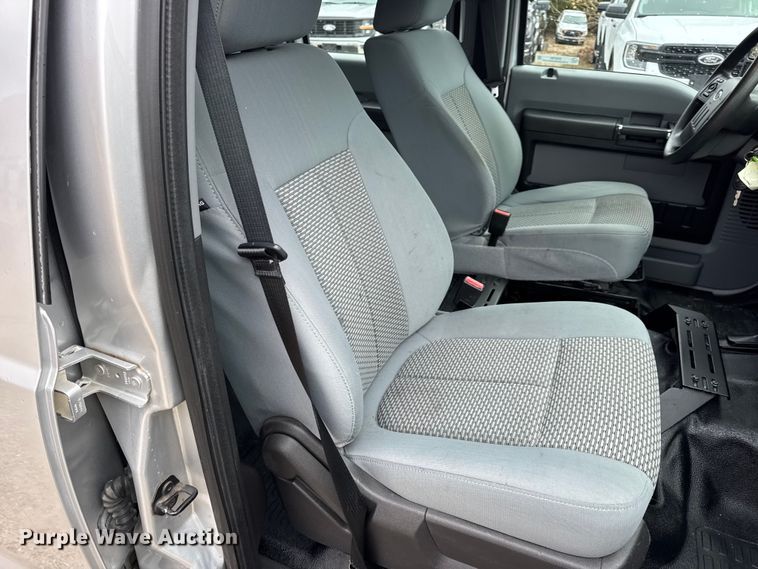 image for item EN0782 2016 Ford F250 Super Duty Crew Cab pickup truck