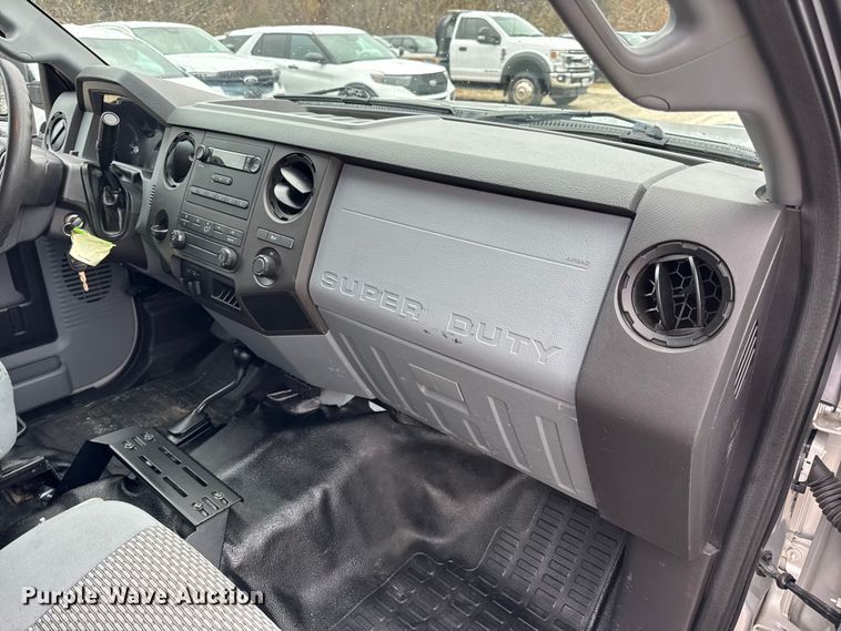 image for item EN0782 2016 Ford F250 Super Duty Crew Cab pickup truck