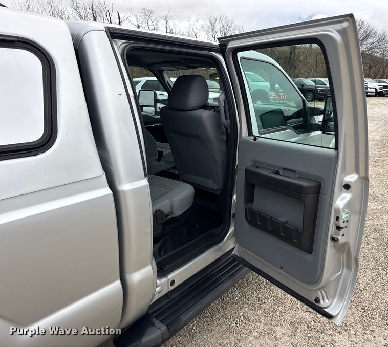 image for item EN0782 2016 Ford F250 Super Duty Crew Cab pickup truck