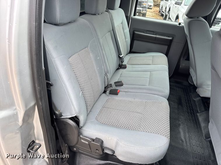 image for item EN0782 2016 Ford F250 Super Duty Crew Cab pickup truck