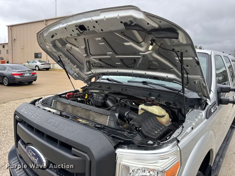 image for item EN0782 2016 Ford F250 Super Duty Crew Cab pickup truck