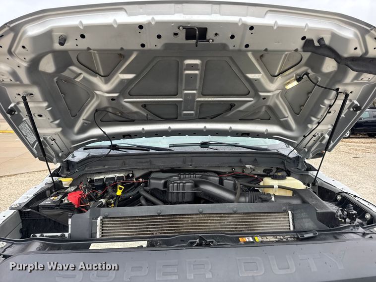 image for item EN0782 2016 Ford F250 Super Duty Crew Cab pickup truck