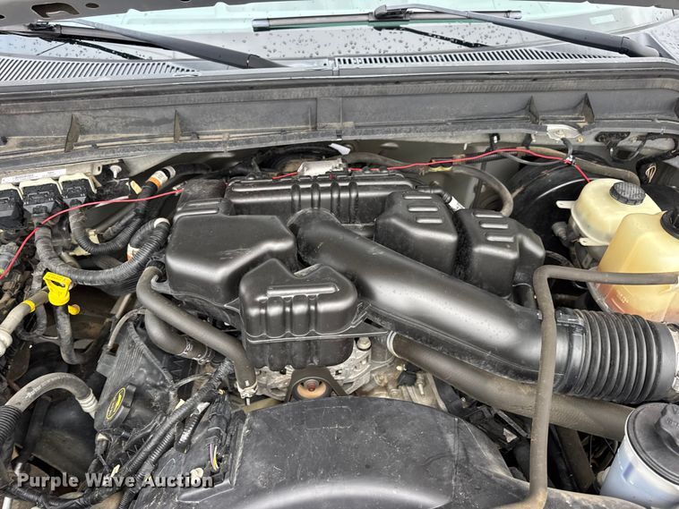 image for item EN0782 2016 Ford F250 Super Duty Crew Cab pickup truck