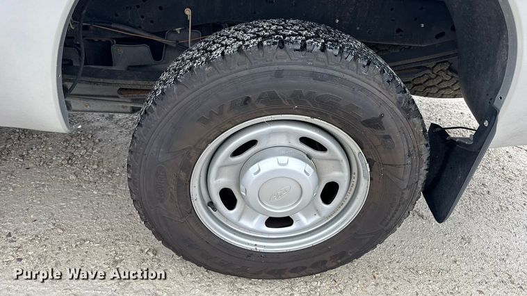 image for item EN0782 2016 Ford F250 Super Duty Crew Cab pickup truck