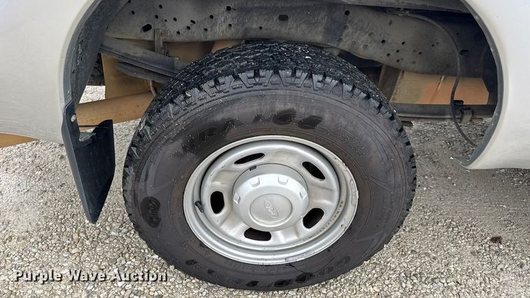 image for item EN0782 2016 Ford F250 Super Duty Crew Cab pickup truck