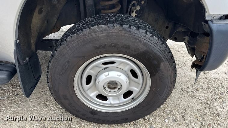 image for item EN0782 2016 Ford F250 Super Duty Crew Cab pickup truck