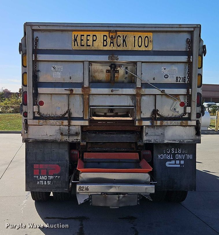 image for item EO4802 2007 International 7400 dump truck