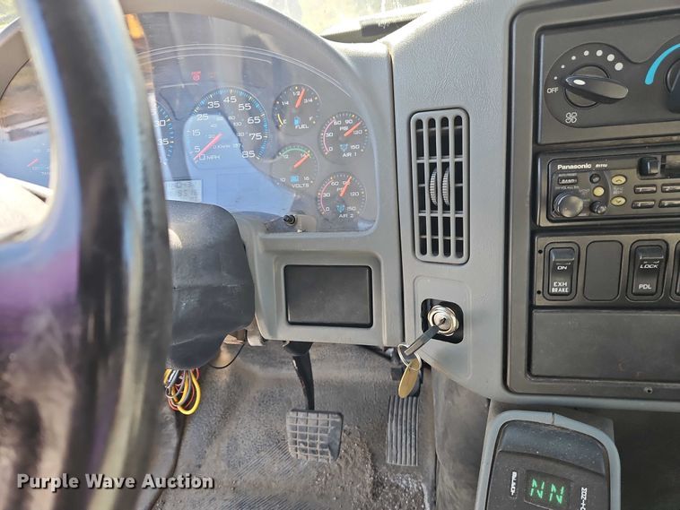 image for item EO4802 2007 International 7400 dump truck