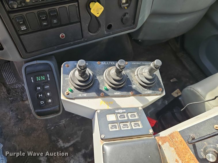 image for item EO4802 2007 International 7400 dump truck