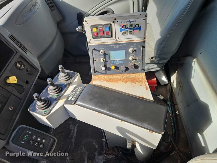 image for item EO4802 2007 International 7400 dump truck