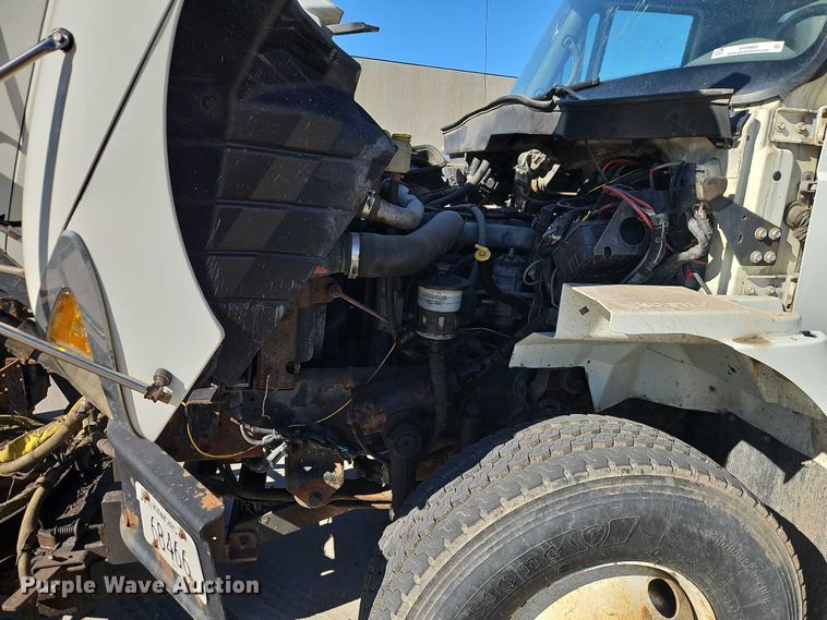 image for item EO4802 2007 International 7400 dump truck