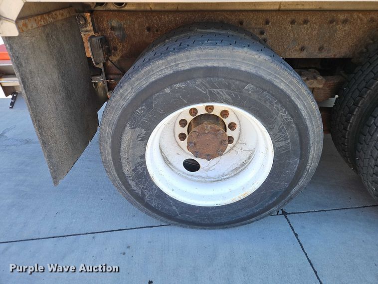 image for item EO4802 2007 International 7400 dump truck