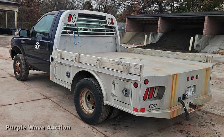 image for item EO4890 2004 Ford F350 Super Duty XL flatbed pickup truck