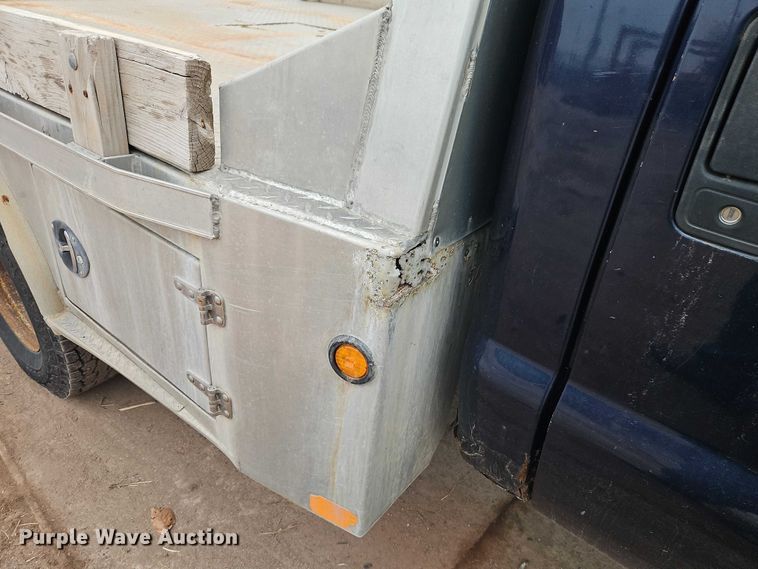 image for item EO4890 2004 Ford F350 Super Duty XL flatbed pickup truck