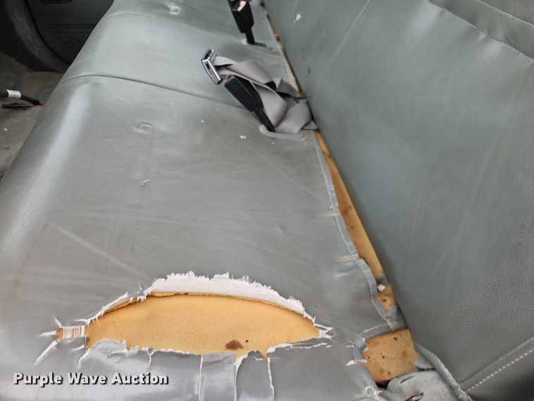 image for item EO4890 2004 Ford F350 Super Duty XL flatbed pickup truck