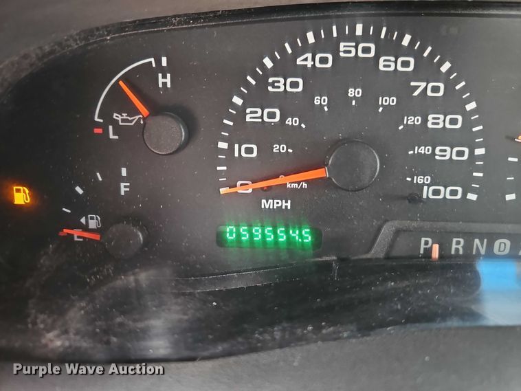 image for item EO4890 2004 Ford F350 Super Duty XL flatbed pickup truck