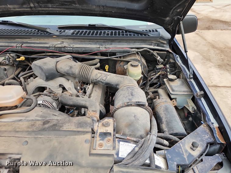 image for item EO4890 2004 Ford F350 Super Duty XL flatbed pickup truck