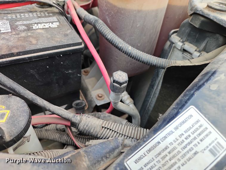 image for item EO4890 2004 Ford F350 Super Duty XL flatbed pickup truck