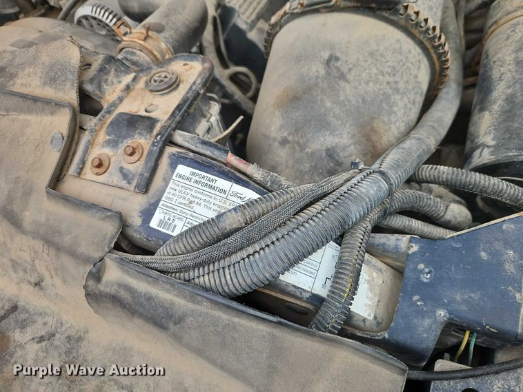 image for item EO4890 2004 Ford F350 Super Duty XL flatbed pickup truck