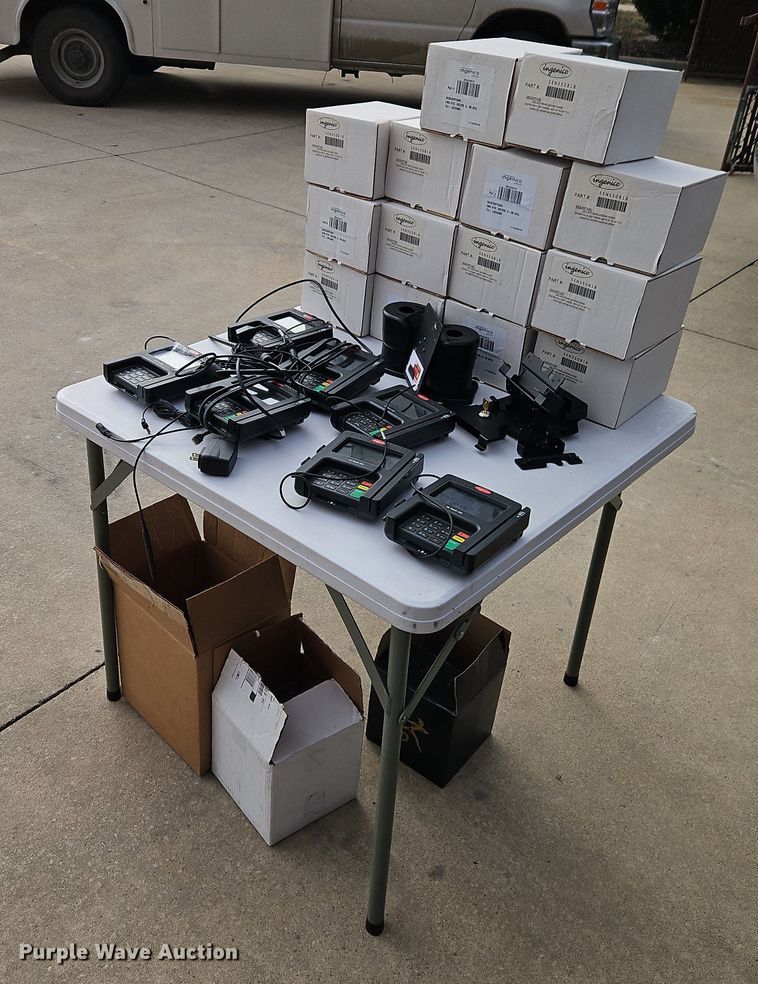 image for item EO4894 Ingenico iSC Touch 250 point of sale terminals