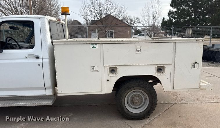 image for item EP2745 1994 Ford F250 utility bed pickup truck