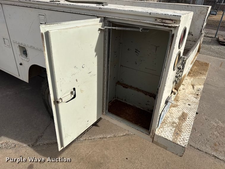 image for item EP2745 1994 Ford F250 utility bed pickup truck