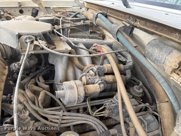 image for item EP2745 1994 Ford F250 utility bed pickup truck