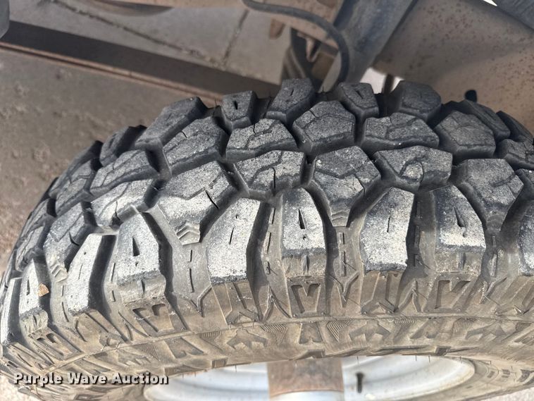 image for item EP2745 1994 Ford F250 utility bed pickup truck