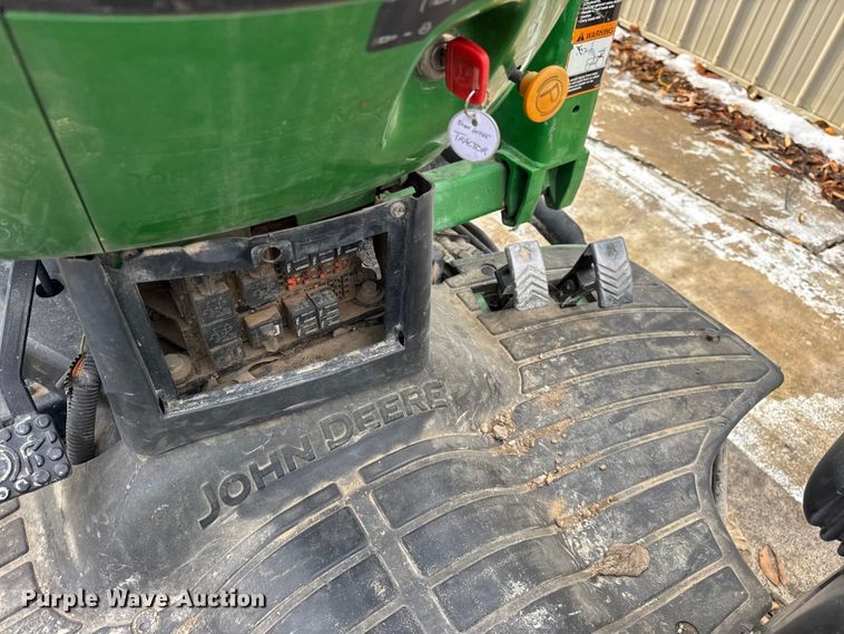 image for item ER0348 John Deere 4410 MFWD tractor