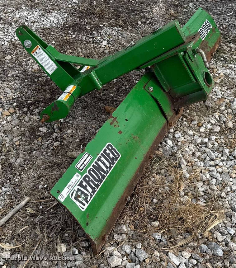 image for item ER0351 Frontier RB1084 three point blade