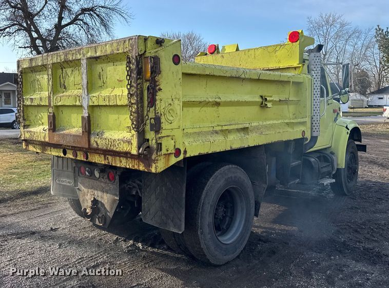 image for item ER0364 1999 International 4900 dump truck