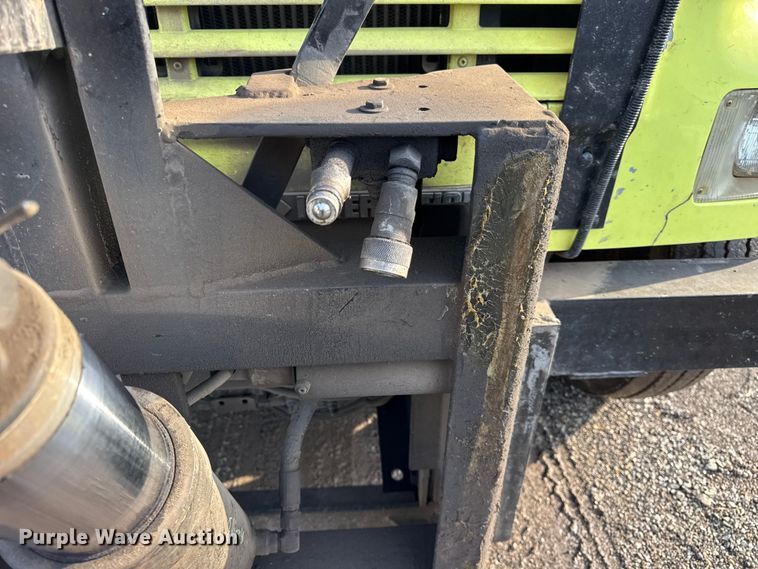 image for item ER0364 1999 International 4900 dump truck