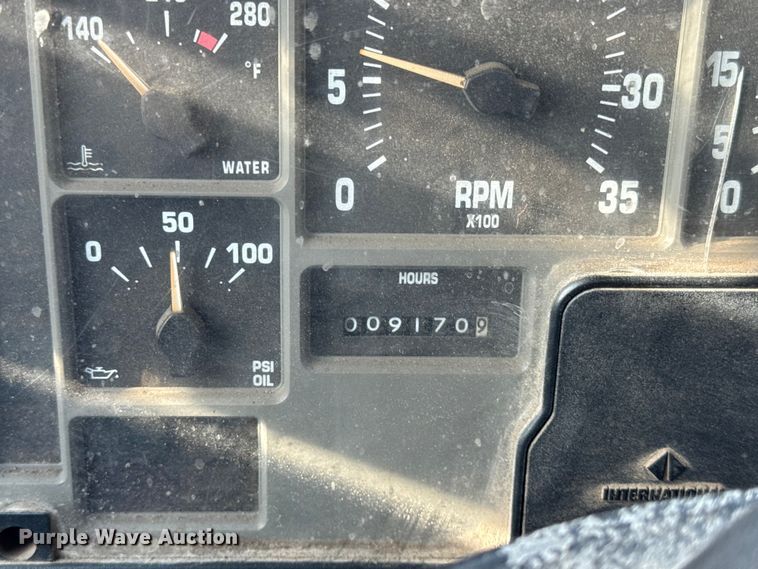 image for item ER0364 1999 International 4900 dump truck