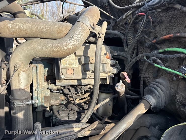 image for item ER0364 1999 International 4900 dump truck