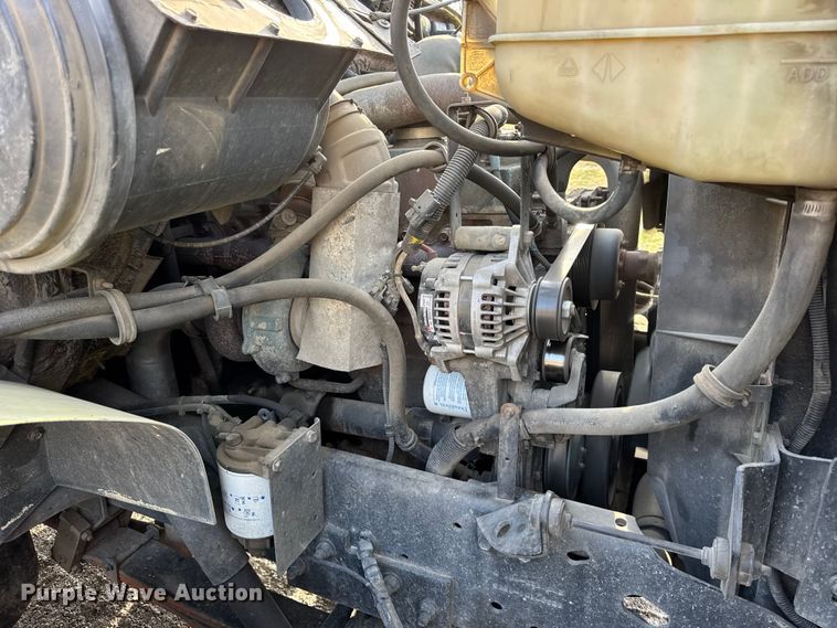 image for item ER0364 1999 International 4900 dump truck