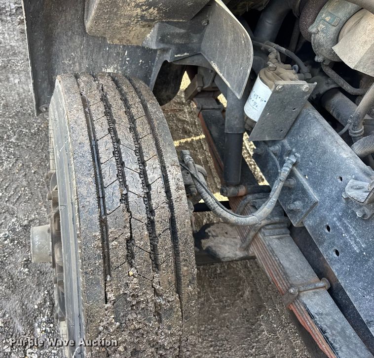 image for item ER0364 1999 International 4900 dump truck