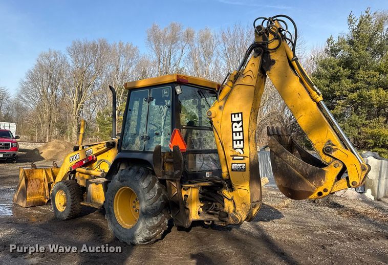 image for item ER0365 1998 John Deere 310E backhoe